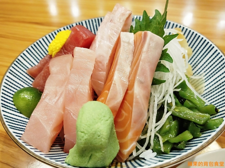 [食記] 新竹東區-東街日式料理-民生店 肥美又大份量的生魚片 軟殼蟹與梅子醬解膩開胃 炸蝦天婦羅土瓶蒸 物超所值 新竹美食