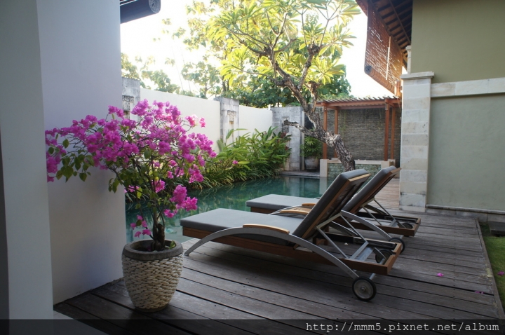 【20180502-0507 BALI峇里島】SEMINYAK水明漾VILLA飯店分享 Pradha Villas Seminyak