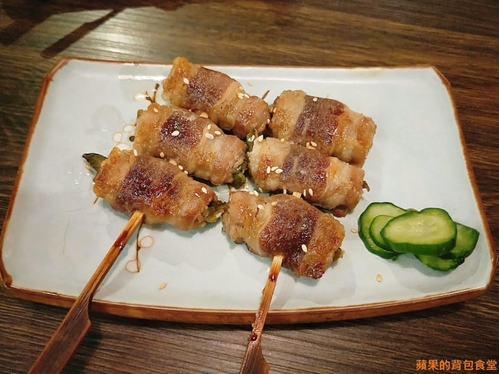 [食記] 桃園龜山 - 昭和五七大眾酒場 夏天喝啤酒搭配夠味串燒 海鮮燒烤超新鮮 毛豆一把抓有趣又美味 桃園美食 居酒屋