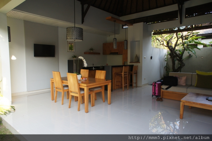 【20180502-0507 BALI峇里島】SEMINYAK水明漾VILLA飯店分享 Pradha Villas Seminyak
