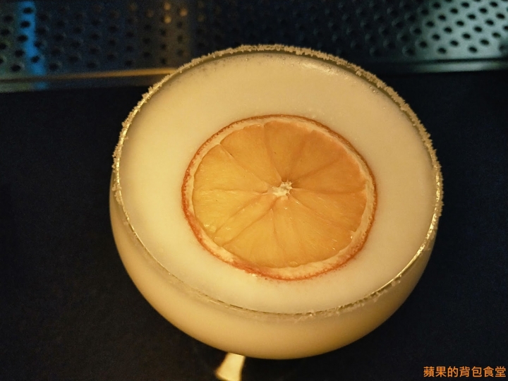 [食記] 新竹東區 - Bar Approx 將進酒 一杯就讓你有感覺的調酒 對味的新奇下酒餐點 昏暗中國風 放鬆自在的氣氛 新竹美食 新竹酒吧
