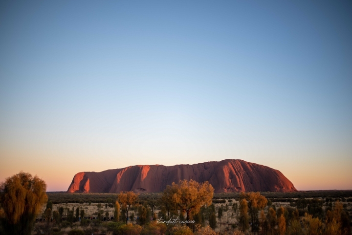 【澳洲北領地自由行】烏魯魯卡塔丘塔國家公園：爬上ULURU