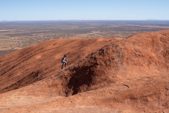 【澳洲北領地自由行】烏魯魯卡塔丘塔國家公園：爬上ULURU