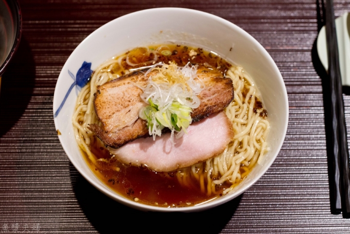 【美食。食記】東京 淺草 夫婦協力的溫馨好店   麺 みつヰ 拉麵 醬油 生薑 午餐 晚餐 菜單 價位 必吃 推薦