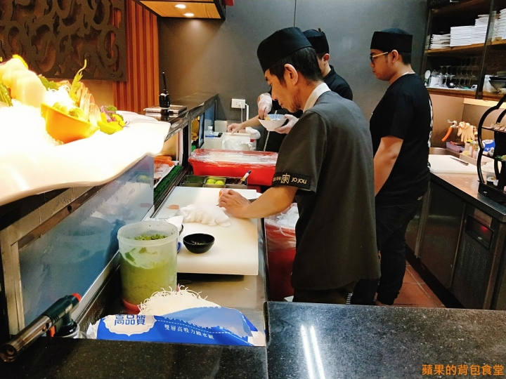 [食記] 新竹東區-東街日式料理-民生店 肥美又大份量的生魚片 軟殼蟹與梅子醬解膩開胃 炸蝦天婦羅土瓶蒸 物超所值 新竹美食