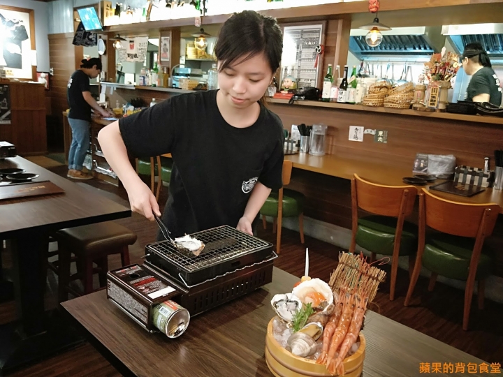 [食記] 桃園龜山 - 昭和五七大眾酒場 夏天喝啤酒搭配夠味串燒 海鮮燒烤超新鮮 毛豆一把抓有趣又美味 桃園美食 居酒屋