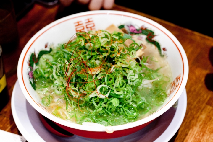 【美食。食記】東京 新宿 吃貨約會的完美結尾 希望軒 拉麵 午餐 晚餐 宵夜 推薦 必吃 菜單 價位