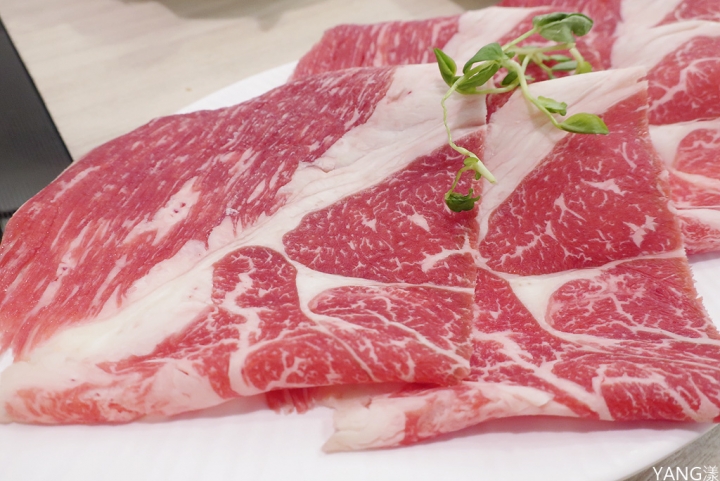 【蘆洲】鮮開鍋，美味起司牛奶鍋、和風麻辣鍋底不加價，副餐無限吃到飽
