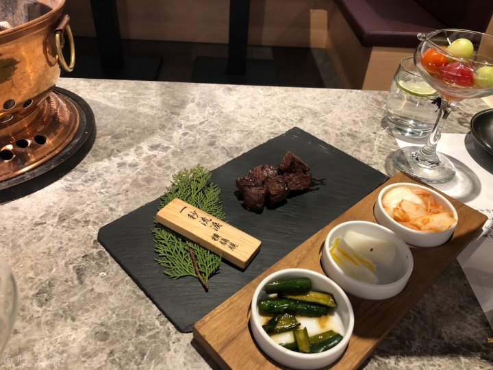 【美食。食記】台北 信義區 王女の貞 一秒流淚橫隔膜？！ 樂軒松阪亭 燒肉 烤肉 壽喜燒 A5和牛 日本 澳洲 菜單 價位