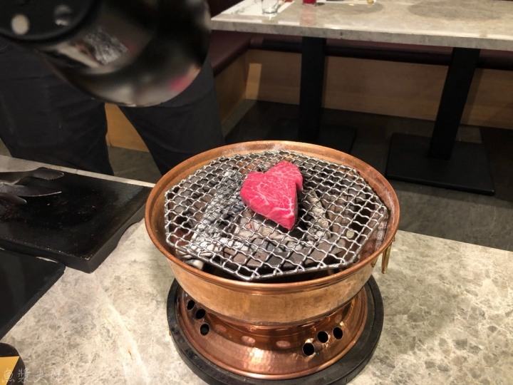 【美食。食記】台北 信義區 王女の貞 一秒流淚橫隔膜？！ 樂軒松阪亭 燒肉 烤肉 壽喜燒 A5和牛 日本 澳洲 菜單 價位