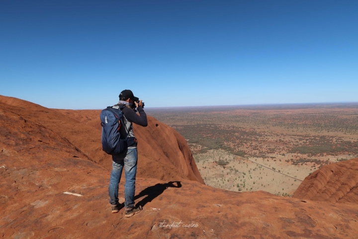 【澳洲北領地自由行】烏魯魯卡塔丘塔國家公園：爬上ULURU