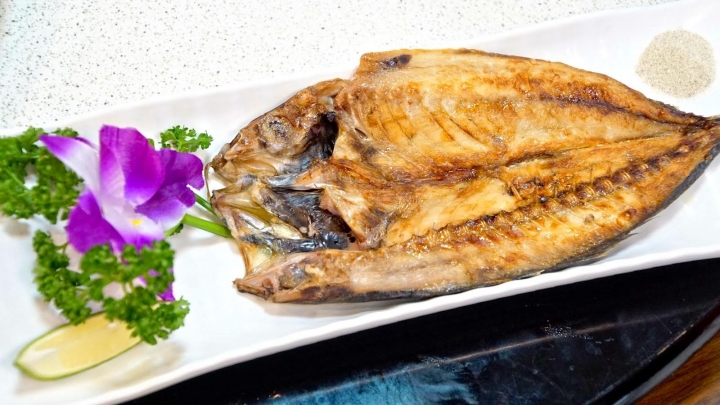 [台南][東區] 椰林大道 現炒，生魚片｜食記