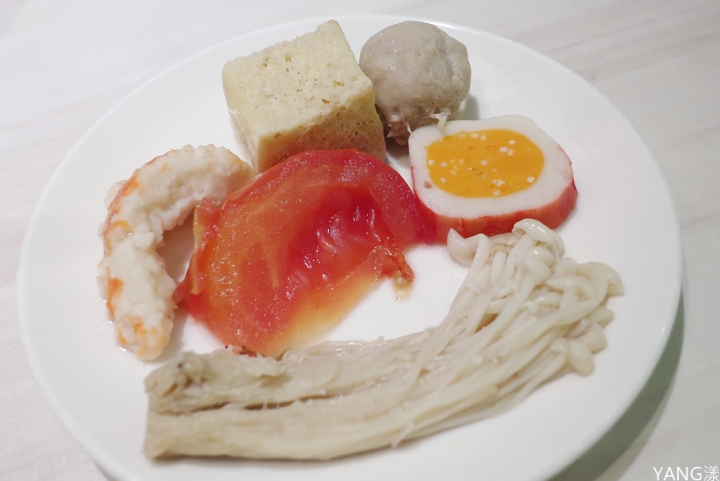 【新莊】覺醒幸福鍋物,新莊火鍋推薦,蛤蛤蛤肉肉鍋超狂,上百顆蛤蜊太誇張