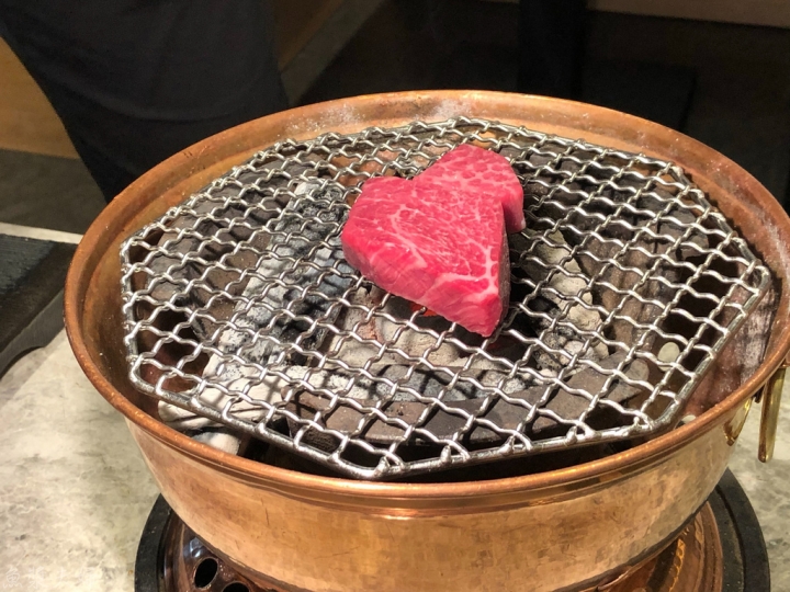 【美食。食記】台北 信義區 王女の貞 一秒流淚橫隔膜？！ 樂軒松阪亭 燒肉 烤肉 壽喜燒 A5和牛 日本 澳洲 菜單 價位