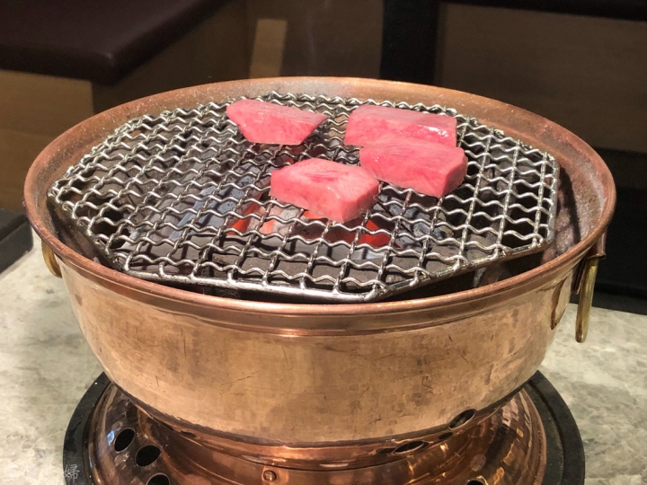 【美食。食記】台北 信義區 王女の貞 一秒流淚橫隔膜？！ 樂軒松阪亭 燒肉 烤肉 壽喜燒 A5和牛 日本 澳洲 菜單 價位