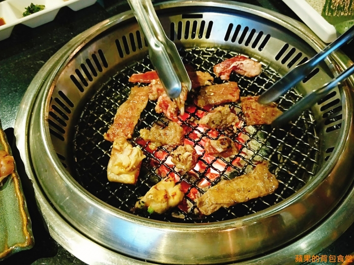 [食記] 新竹北區 - 魂燒肉 和牛燒肉 安格斯黑牛香氣逼人 油脂在口中化開 肉汁滿盈 KTV包廂無限歡唱 新竹美食 燒烤