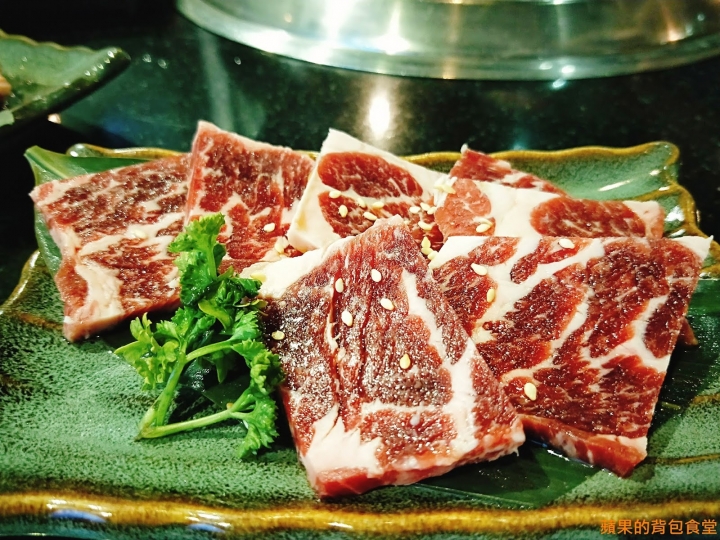 [食記] 新竹北區 - 魂燒肉 和牛燒肉 安格斯黑牛香氣逼人 油脂在口中化開 肉汁滿盈 KTV包廂無限歡唱 新竹美食 燒烤