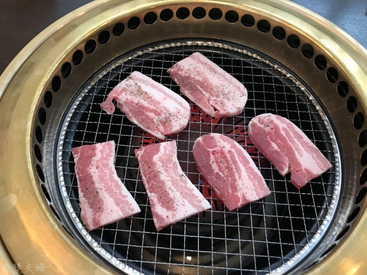 【美食。食記】東京 南千住 有美味雞脖的便宜燒肉焼肉 おもに亭 LaLaテラス南千住店 日式燒肉 烤肉 菜單 價位 午餐 晚餐 推薦 必吃