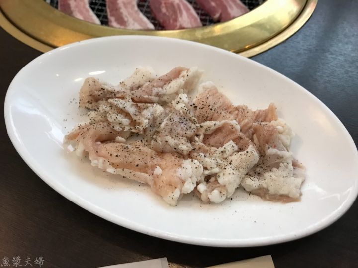 【美食。食記】東京 南千住 有美味雞脖的便宜燒肉焼肉 おもに亭 LaLaテラス南千住店 日式燒肉 烤肉 菜單 價位 午餐 晚餐 推薦 必吃