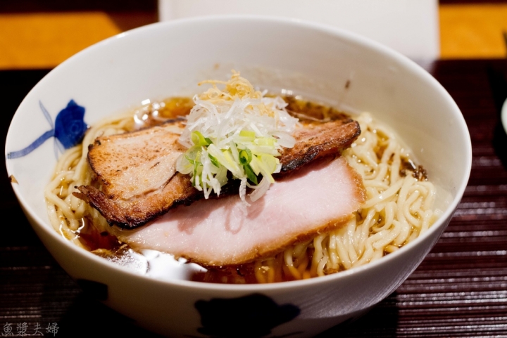 【美食。食記】東京 淺草 夫婦協力的溫馨好店   麺 みつヰ 拉麵 醬油 生薑 午餐 晚餐 菜單 價位 必吃 推薦