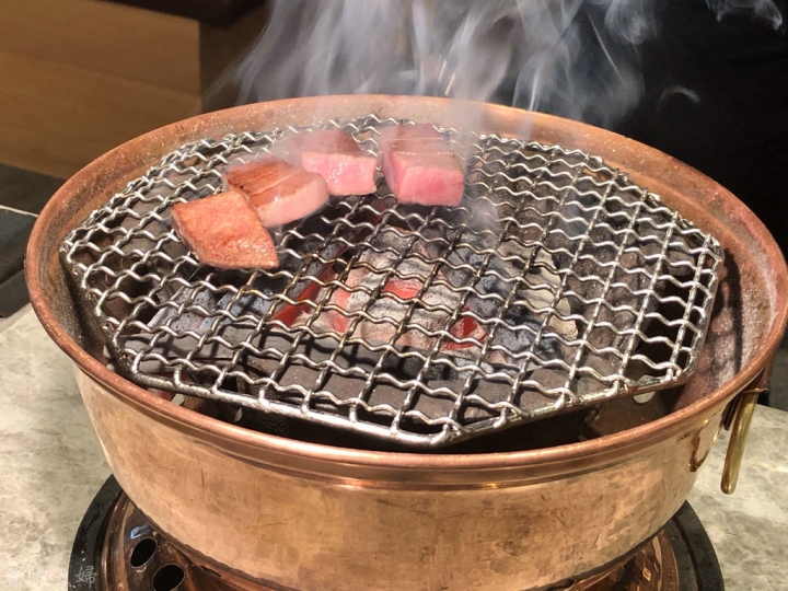 【美食。食記】台北 信義區 王女の貞 一秒流淚橫隔膜？！ 樂軒松阪亭 燒肉 烤肉 壽喜燒 A5和牛 日本 澳洲 菜單 價位