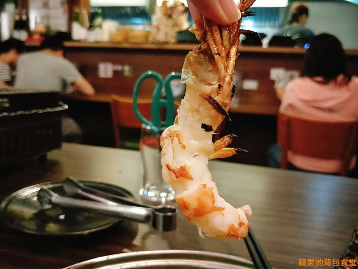 [食記] 桃園龜山 - 昭和五七大眾酒場 夏天喝啤酒搭配夠味串燒 海鮮燒烤超新鮮 毛豆一把抓有趣又美味 桃園美食 居酒屋