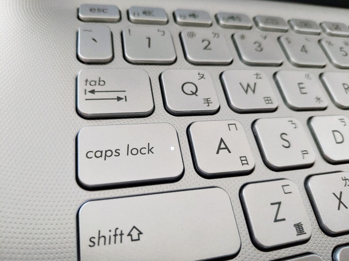Vivobook S14 S412高CP值的獨立觸控板數字鍵輕薄筆電開箱