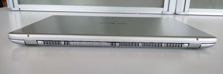 Vivobook S14 S412高CP值的獨立觸控板數字鍵輕薄筆電開箱