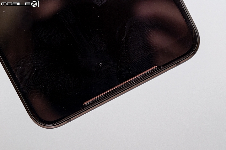 ASUS ROG Phone II揭曉 首搭S855+螢幕也變大、配件合體更實用！