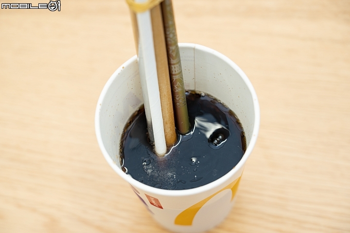 鈦吸管、玻璃吸管、竹吸管等八種環保吸管帶你試一輪!對應限塑新制誰是最好解?