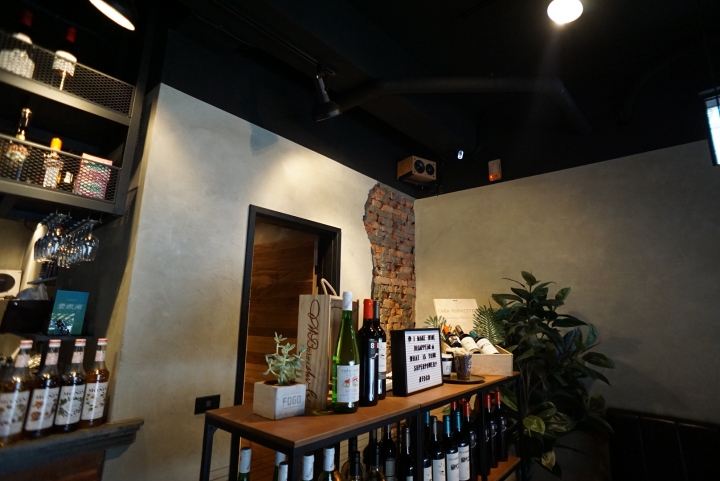 【開箱】首次嘗試工業風燒烤酒吧~