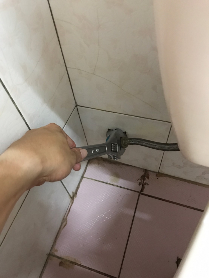 自己安裝免治馬桶好像也沒那麼難