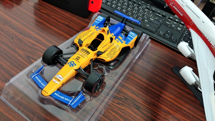 [開箱]1/18 INDYCAR  F.ALONSO #66