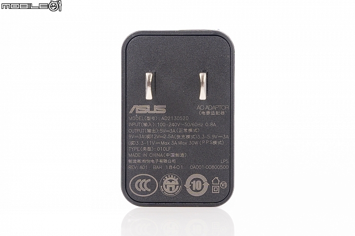 王者風範！ASUS ROG Phone II大全套開箱、初步效能測試