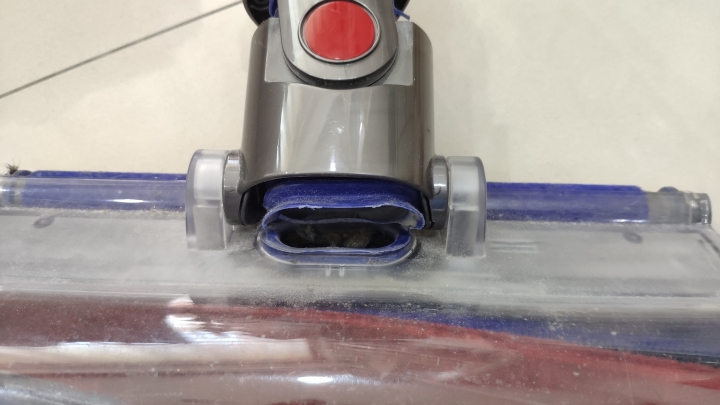 Dyson V6電動吸頭的軟管破裂