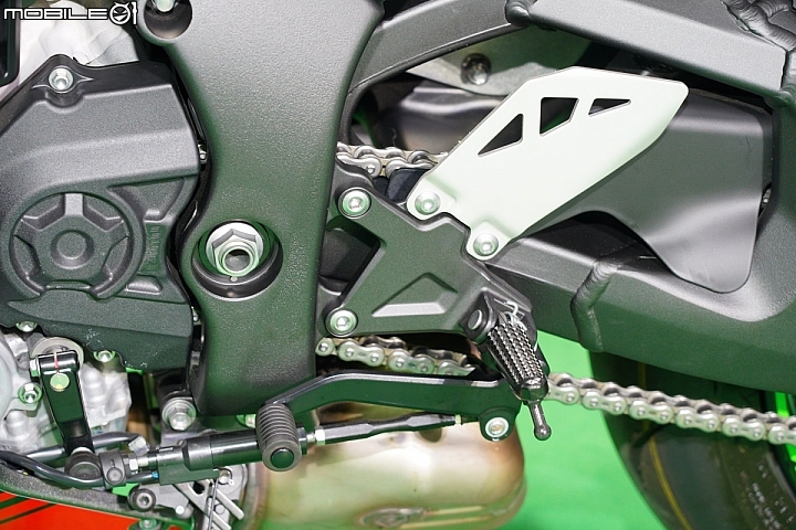 【五股重機展】WSBK 冠軍車款再進化 2019 Kawasaki ZX-10R 台灣正式上市！