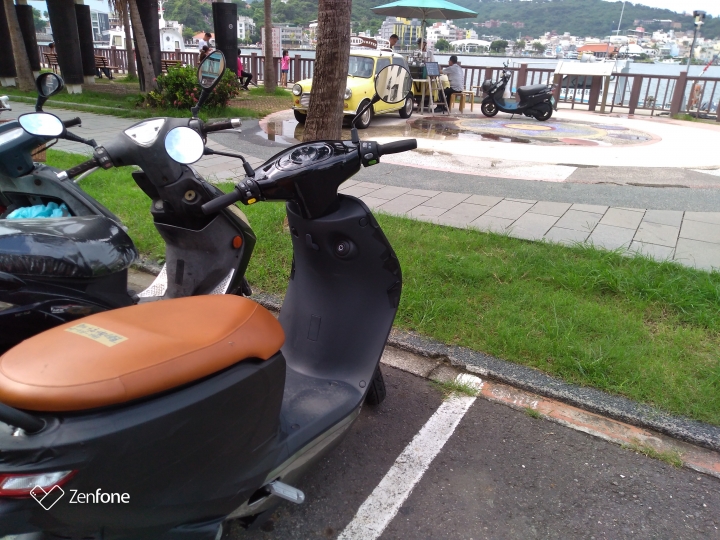 高雄都會悠悠白牌emoving電動機車樂活趣