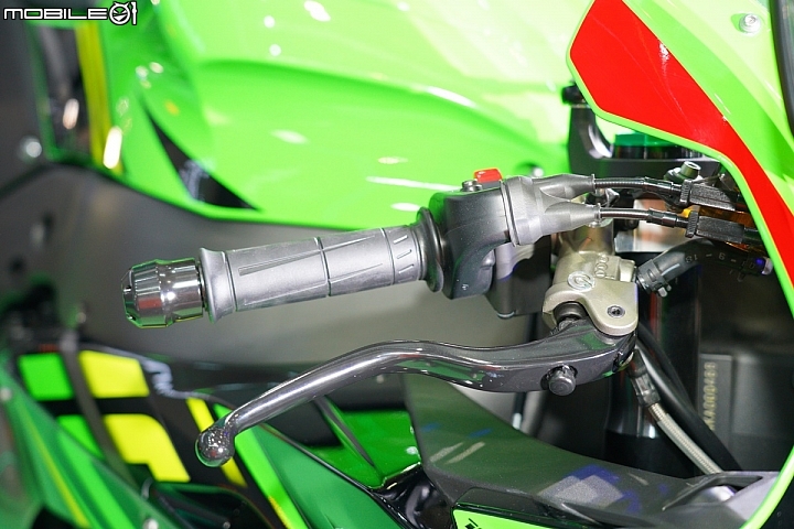 【五股重機展】WSBK 冠軍車款再進化 2019 Kawasaki ZX-10R 台灣正式上市！