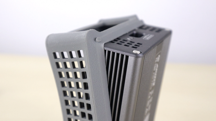 AKiTiO T3–10G Fanless Design and Bus Powered Switch Thunderbolt 3 to 10GbE