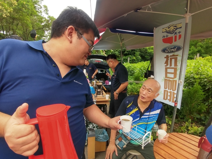 星期六限定的抗日咖啡