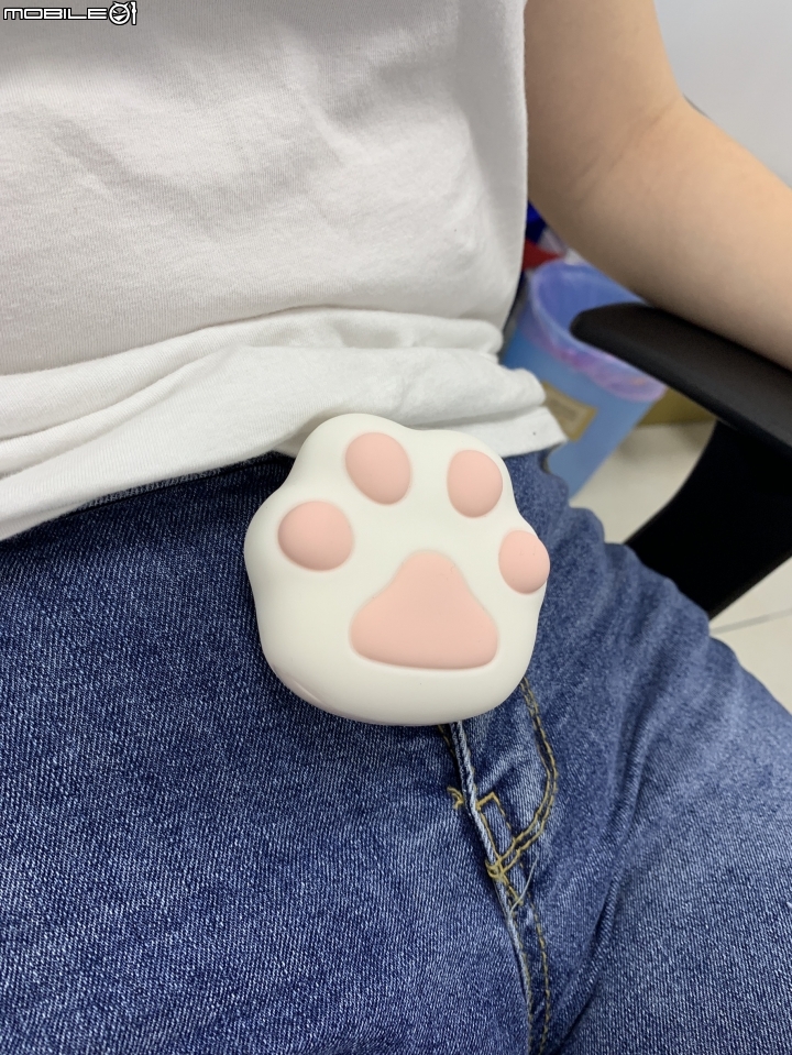點我看大圖 【開箱】療癒可愛的貓掌按摩器