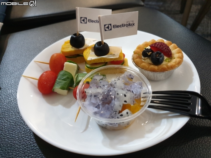 〈體驗會分享〉★獨家立體氣旋科技★伊萊克斯 Pure A9 高效能抗菌空氣清淨機(PA91-606GY)