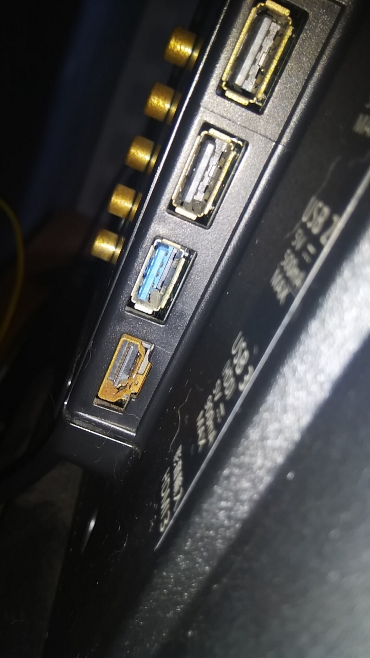 國際牌電視HDMI接口生鏽
