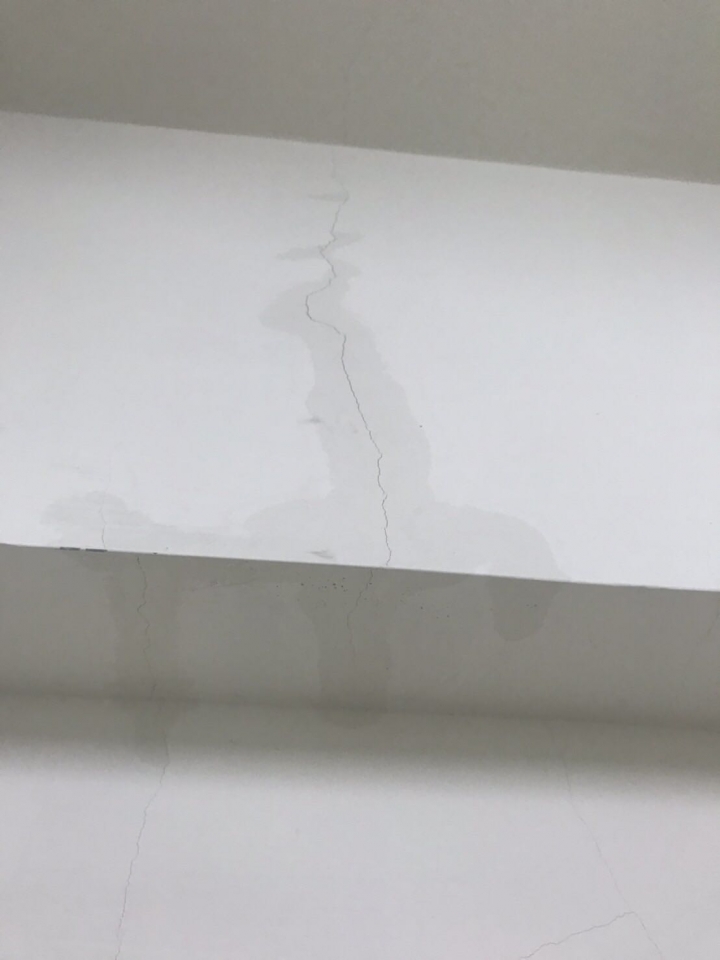牆壁龜裂漏水求辦法