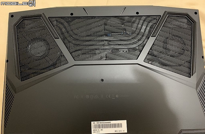 開箱 AORUS 15 - RTX2060 戰鬥遊戲電競筆電