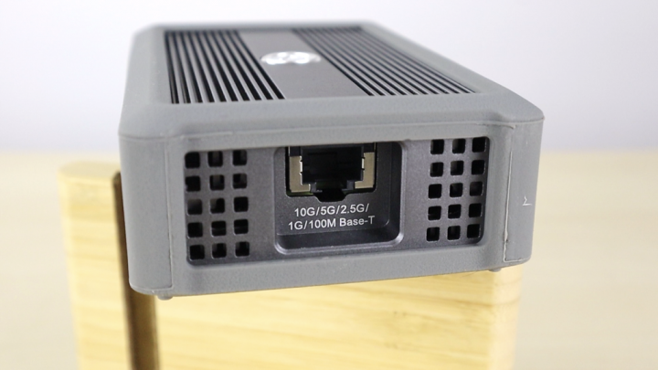 AKiTiO T3–10G Fanless Design and Bus Powered Switch Thunderbolt 3 to 10GbE