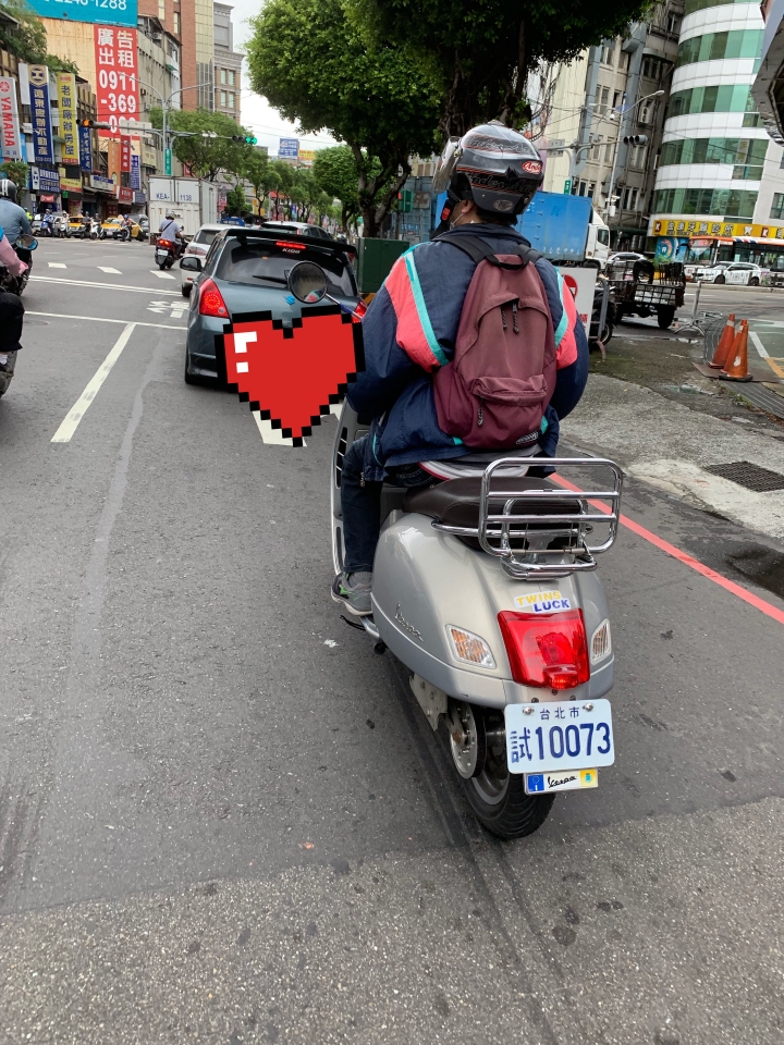 偉士牌電動機車