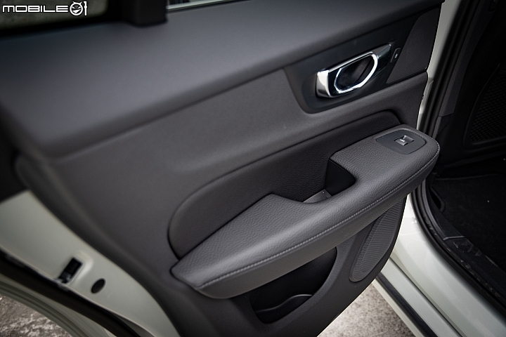 Volvo V60 T4 Momentum 試駕，用豪華與優雅旅遍天下