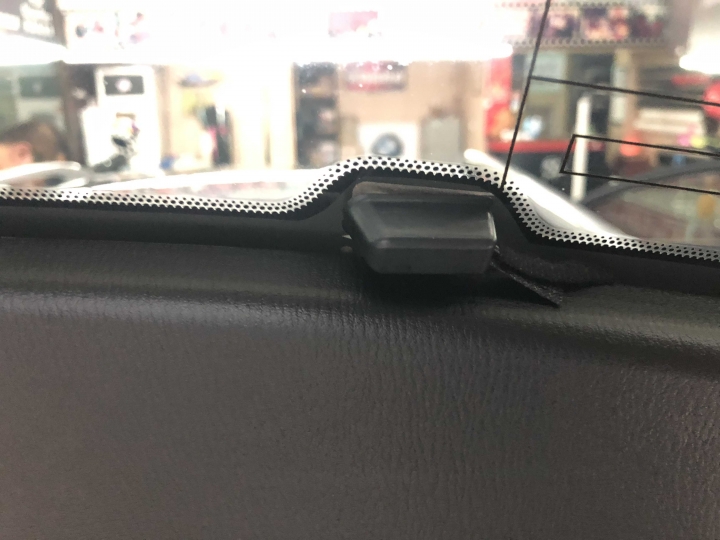 求解Mazda 6 wagon 2.5L 後面擋風玻璃的裝置