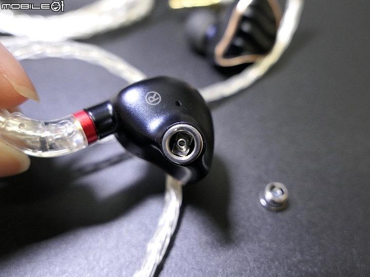 [開箱評測]FiiO FH7 可換線入耳式耳機/一圈四鐵五單元/MMCX/單晶銅鍍銀線/低中高調音濾網～給您滿滿的可玩性！